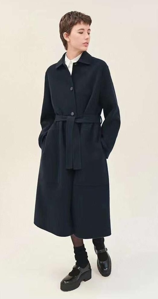 Женское черное пальто Hermes