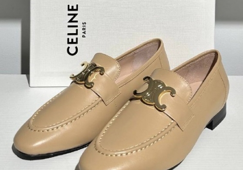 Женские бежевые кожаные лоферы Celine