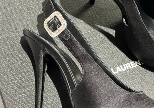 Черные босоножки Saint Laurent на высоком каблуке