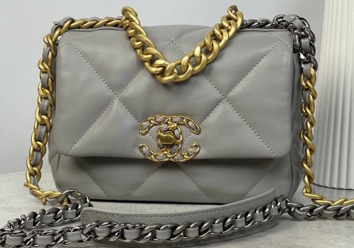 Кожаная сумка Chanel 19 серая 21 cm