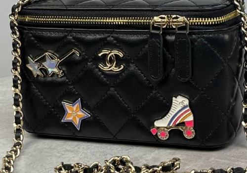 Кожаная черная сумочка Chanel