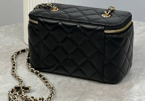 Кожаная черная сумочка Chanel