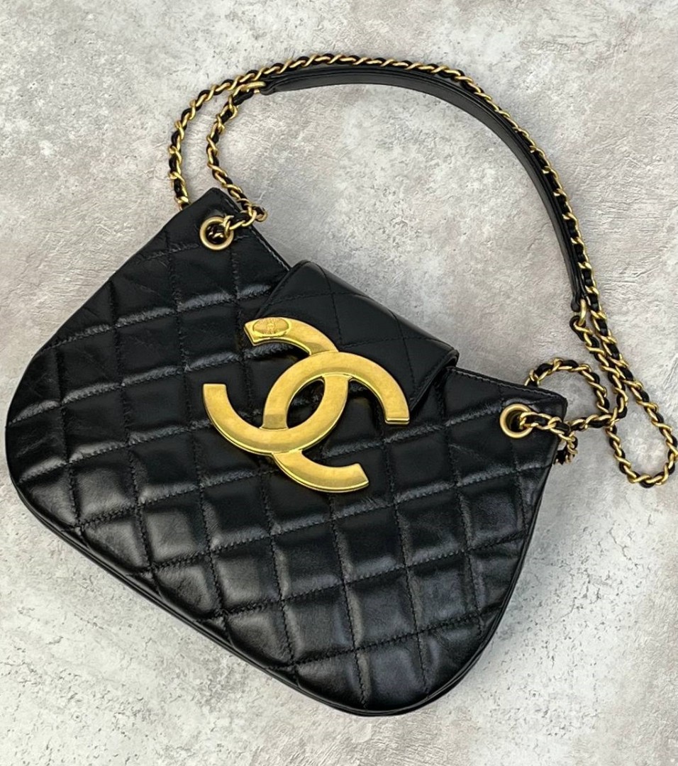 Черная сумочка на цепочке Chanel