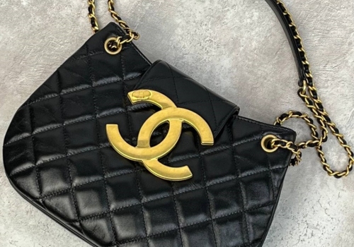 Черная сумочка на цепочке Chanel