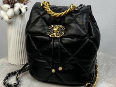 Кожаный женский черный рюкзак Chanel