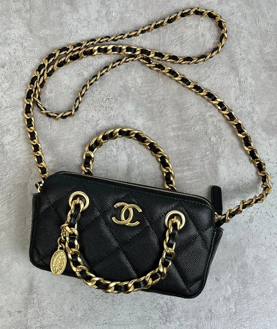 Кожаная черная сумочка Chanel