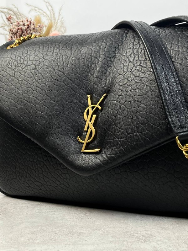 Женская кожаная сумка Yves Saint Laurent Calypso Large