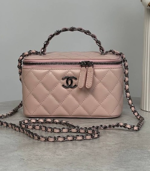 Кожаная розовая сумочка Chanel