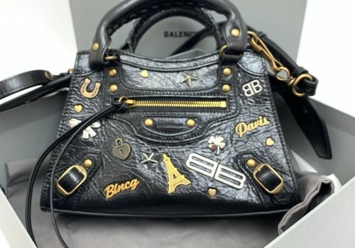 Женская черная кожаная сумка Balenciaga Mini Neo Classic City Bag