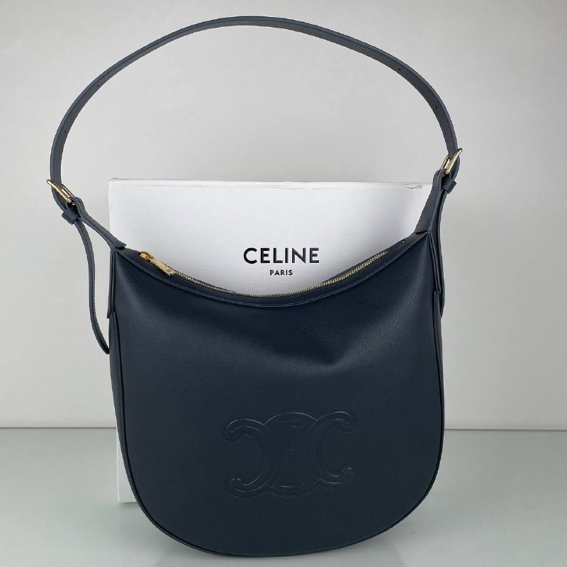 Женская кожаная сумка Celine Сuir Triomphe черная