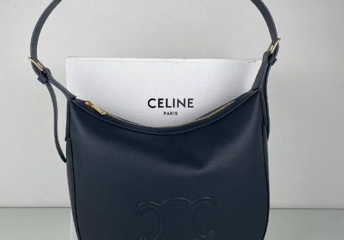 Женская кожаная сумка Celine Сuir Triomphe черная