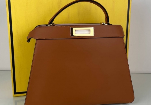 Женская коричневая сумка Fendi Peekaboo Medium