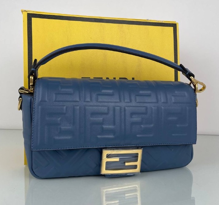 Женская кожаная синяя сумка Fendi Baguette