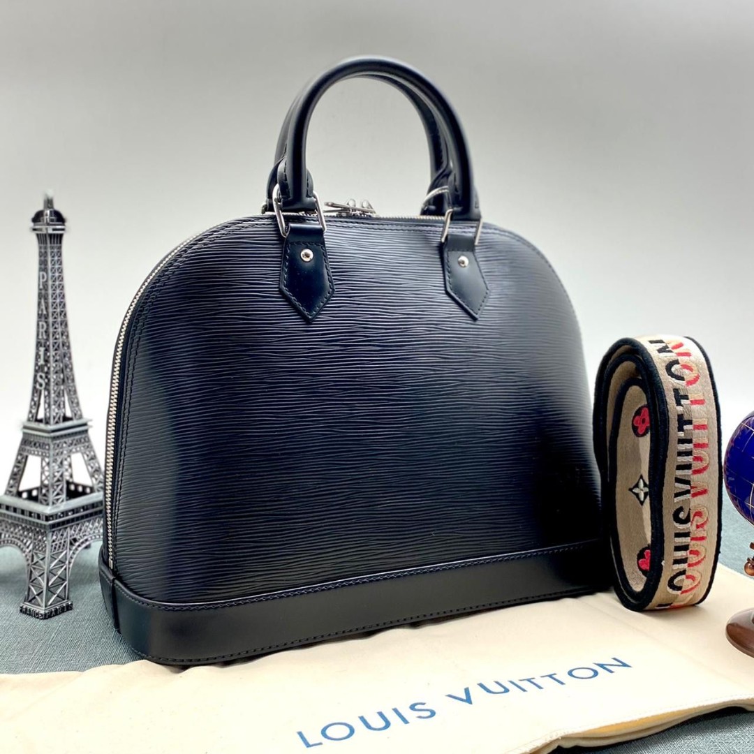 Черная сумка Louis Vuitton Alma PM Epi Maxi
