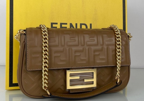 Женская сумка Fendi Baguette Small коричневая