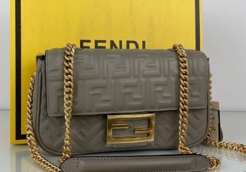 Женская сумка Fendi Baguette Small серая