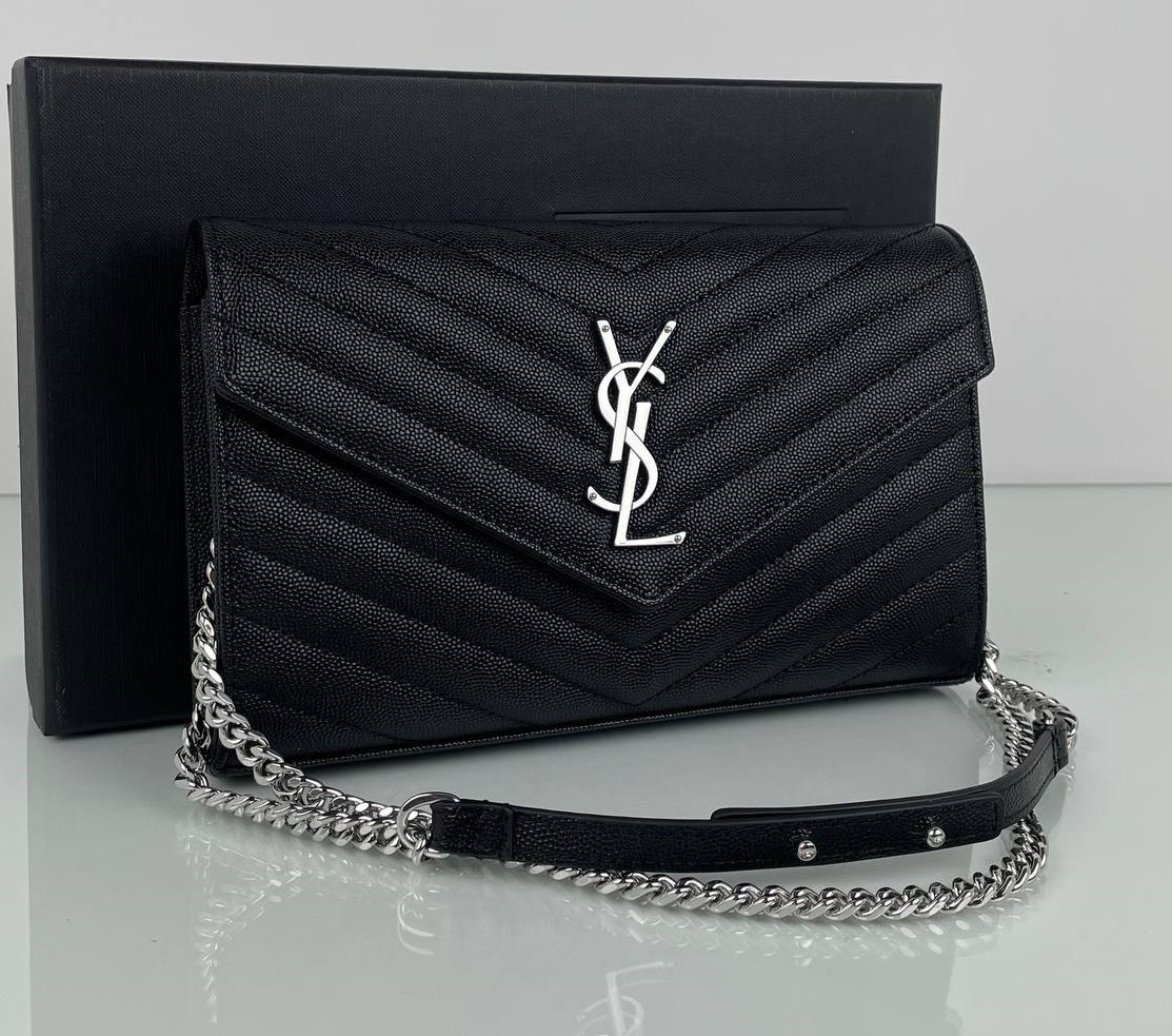 Кожаная черная сумка Saint Laurent Uptown