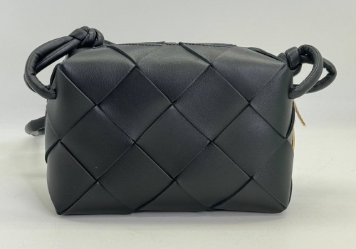 Кожаная черный сумка Bottega Veneta Loop