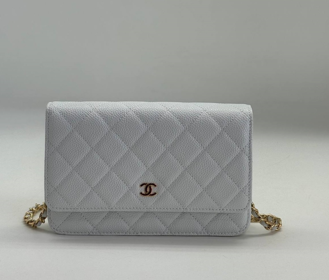 Женская белая кожаная сумочка Chanel Woc