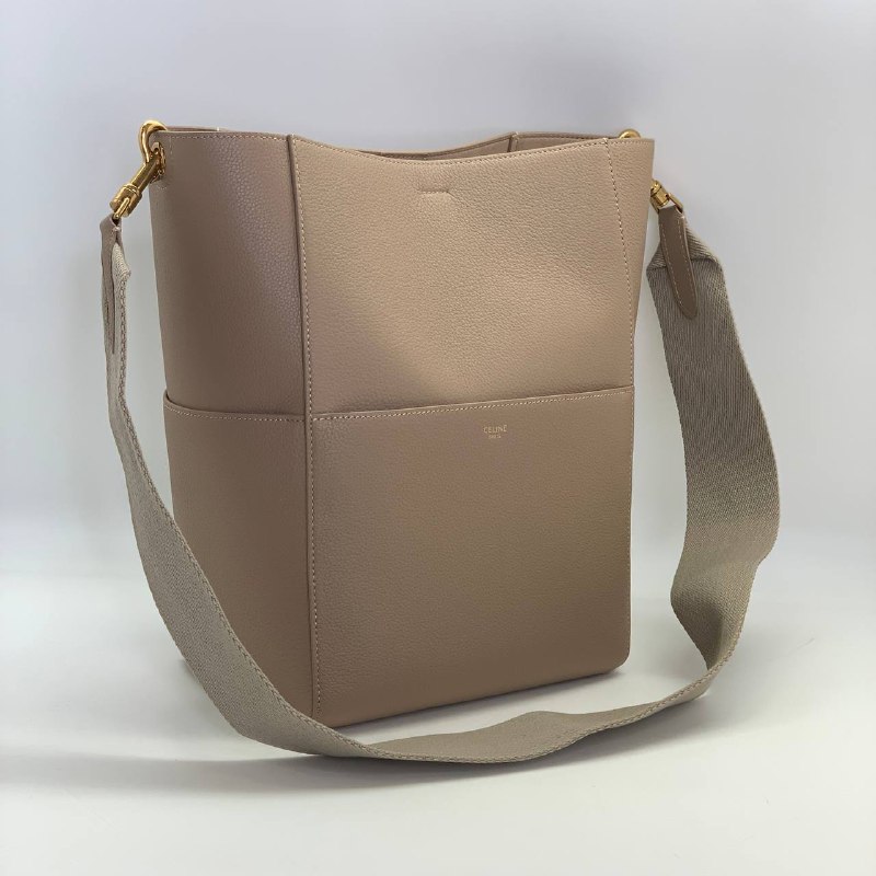 Женская сумка из кожи Celine Sangle бежевая