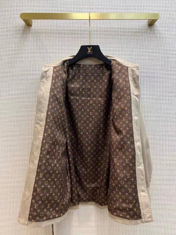 Бежевый женский короткий тренч Louis Vuitton