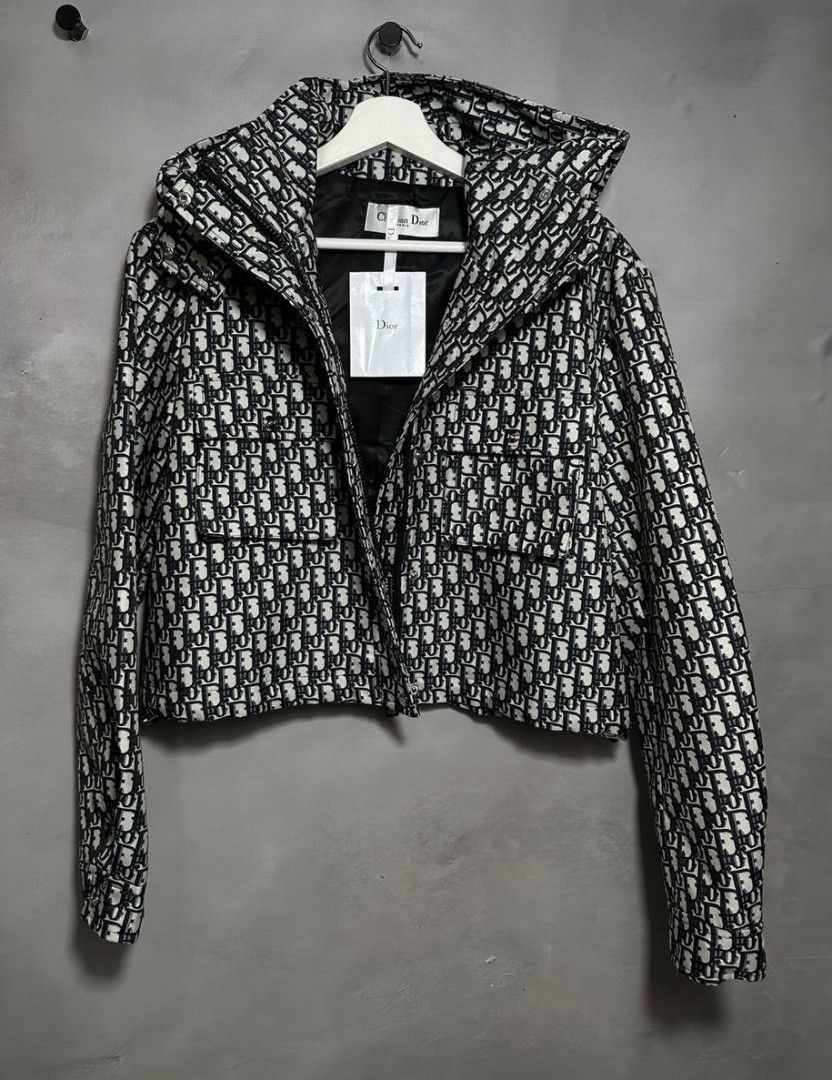 Женская серая куртка Christian Dior