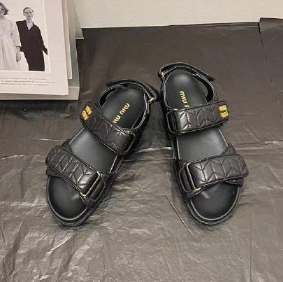 Женские кожаные черные сандалии Miu Miu