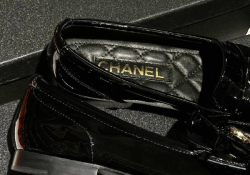 Женские черные кожаные лоферы Chanel