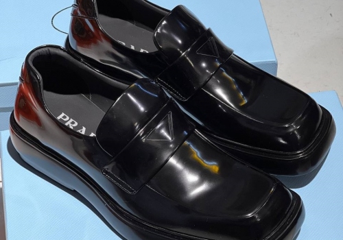 Кожаные женские ботинки Prada