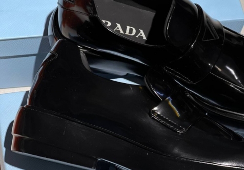 Кожаные женские ботинки Prada