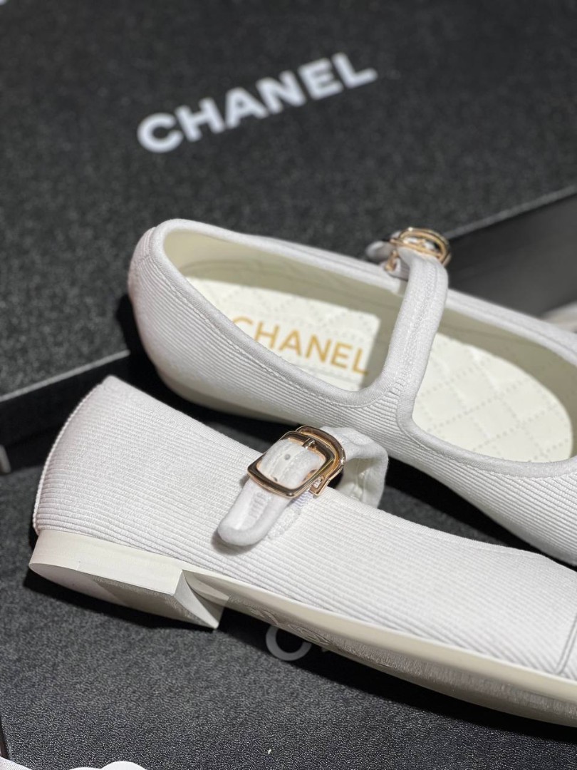 Белые балетки из текстиля Chanel