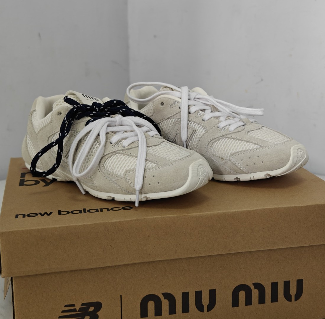 Женские замшевые белые кроссовки New Balance Miu Miu