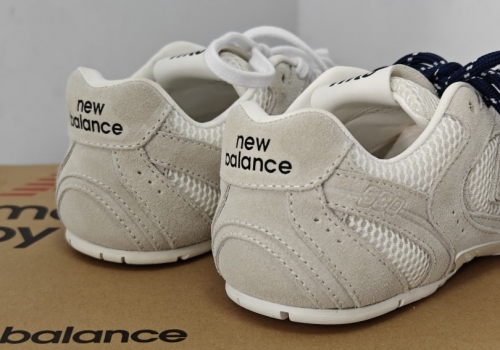 Женские замшевые белые кроссовки New Balance Miu Miu