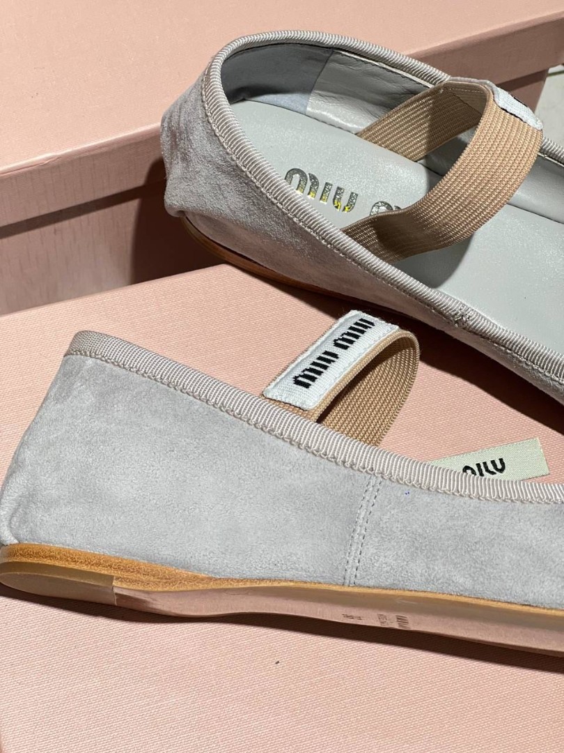 Замшевые балетки Miu Miu