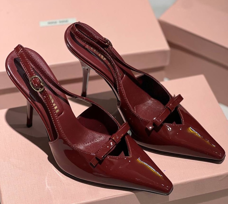 Кожаные босоножки Miu Miu бордовые на высоком каблуке