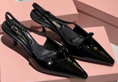 Кожаные босоножки Miu Miu черные