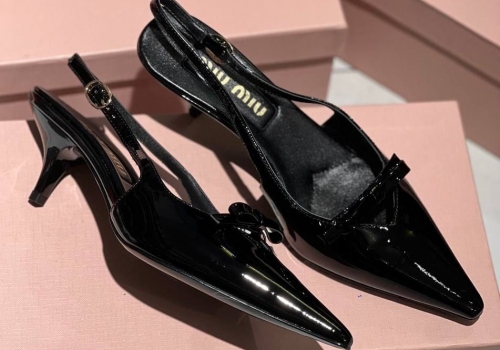 Кожаные босоножки Miu Miu черные