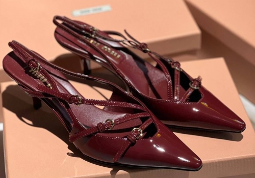 Бордовые кожаные босоножки Miu Miu