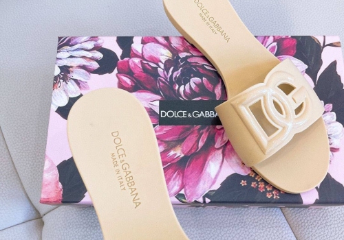 Женские резиновые шлепки Dolce & Gabbana бежевые