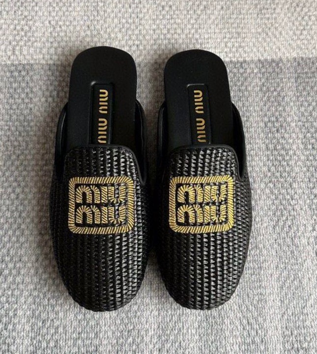 Черные мюли Miu Miu