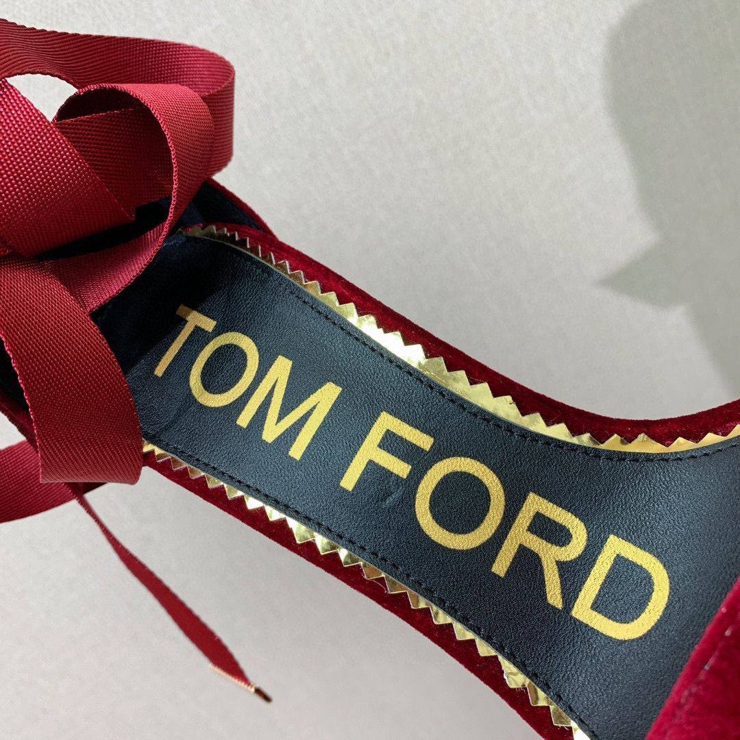 Бархатные босоножки Tom Ford красные