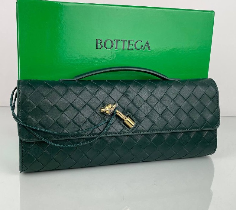 Женский кожаный клатч Bottega Veneta Andiamo