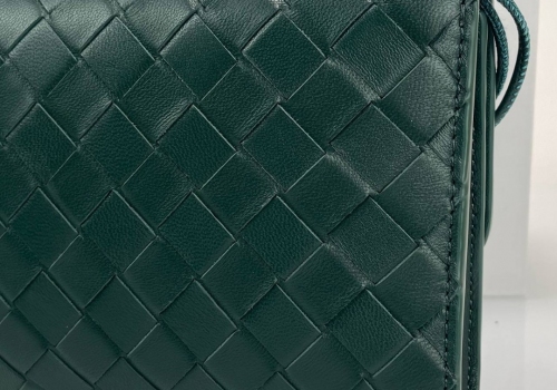 Женский кожаный клатч Bottega Veneta Andiamo