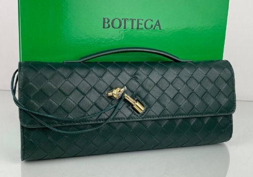 Женский кожаный клатч Bottega Veneta Andiamo