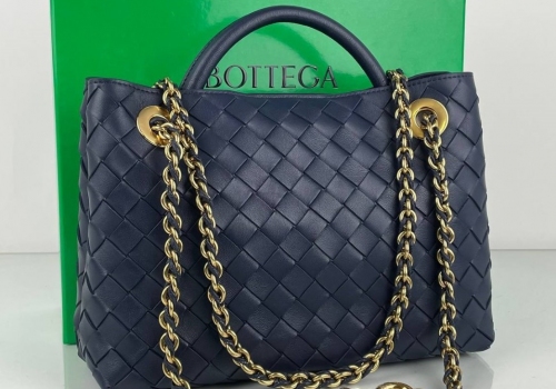 Синяя кожаная сумка Bottega Veneta Andiamo Small