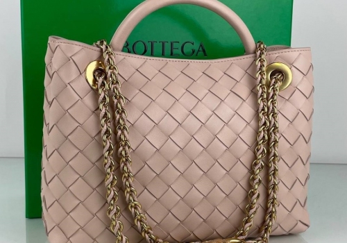 Бежевая кожаная сумка Bottega Veneta Andiamo Small