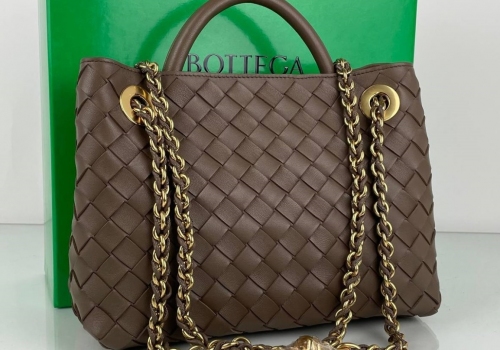 Темно-коричневая кожаная сумка Bottega Veneta Andiamo Small