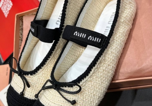 Вязаные белые балетки Miu Miu