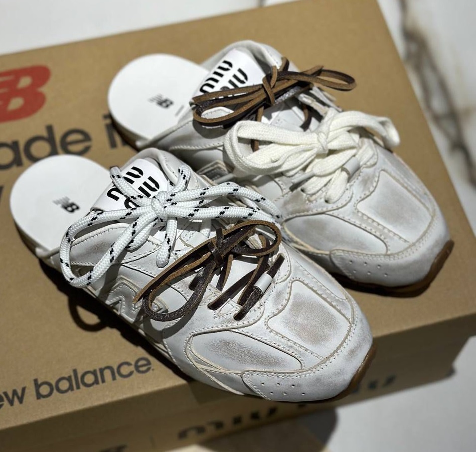 Женские кожаные белые кроссовки - мюли New Balance Miu Miu