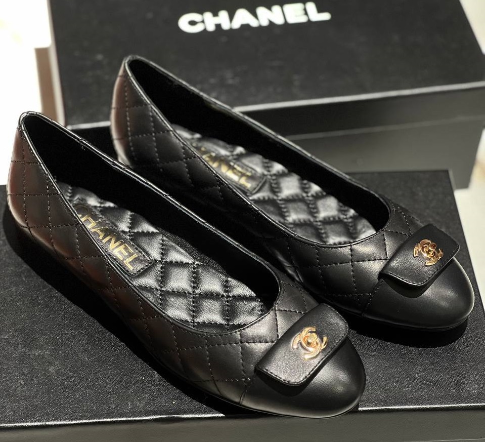 Черные кожаные балетки Chanel